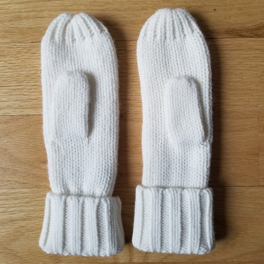 Sparkly White Knit Gloves